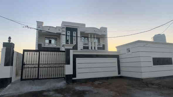 الدورة هورجب مقابيل المنتجع 
400m مع الحديقة
الأبعاد 13x30
استقبال 7x5+كندور
مطبخ 6x4
صالة 65m مربع
غرفتين نوم الطابق الأول 
غرفة طابق ثاني
حمامات داخلية متكاملة

***********
