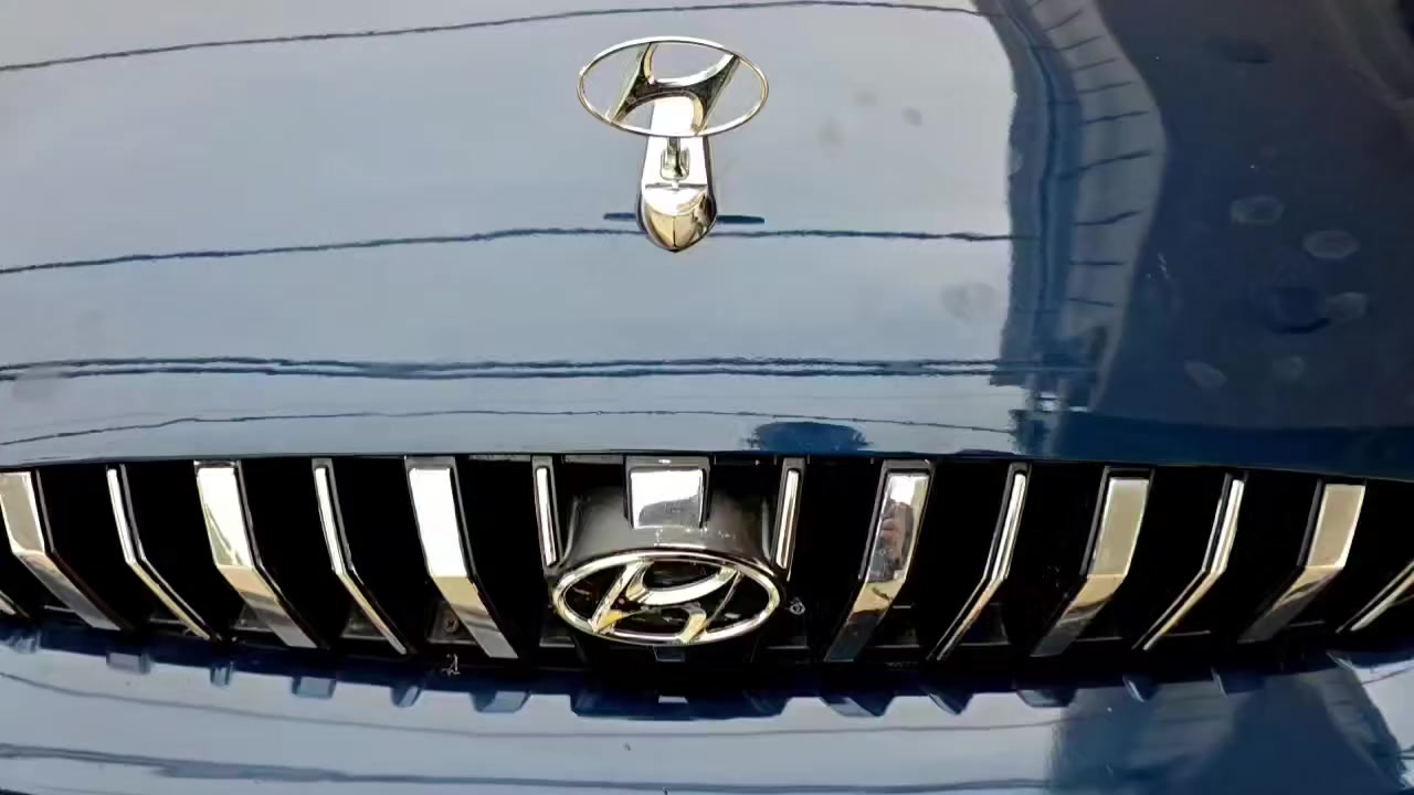 سوناتا 2001 رقم بغداد مكينه وكير جدد صدر خلفي أمامي جديد كهربائيات كلهه تشتغل تبريد منظومه جديده شادهه مصبوغه صبغ درجه اولى للجماليه مكفوله من ضربه ولكص سياره جاهزه من كلشي  السعر 58 وبيهه مجال حك الجيه مكاني ديالى الغالبيه للتفاصيل سيد حيدر ***********..
