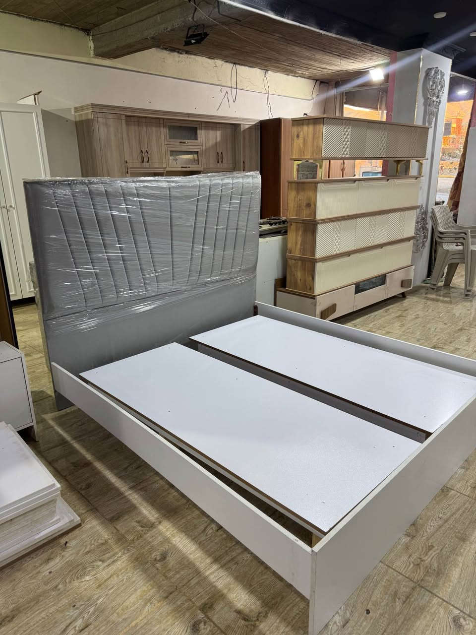 سڵاوى خواتان ليبيت به ريزان له م جؤره سيسه مه له لامان به رده سته له ئيستادا به جومله و مفرد له سليمانى
 يه ك نه فه رى ته نها ٨٠ هه زار ده ست كرد  بلؤكى اصلى قياسى ١٩٠ سم به ٩٠ سم
دوو نه فه رى ته نها ١٥٠ هه زار ده ست كرد قياسى ١٨٠ سم به دوو مه تر
نرخى جومله جياوازه
ناونيشان سليمانى قالاوه نزيك مزگه وتى جمال حاجى على
 ***********
واتساب به رده سته السليمانية, العراق
