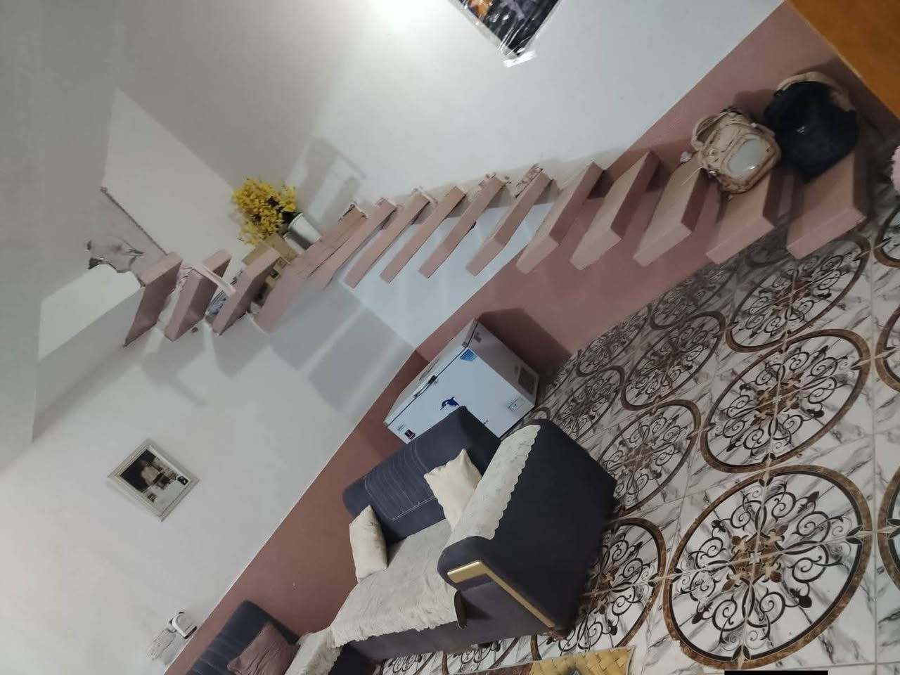 @يالله السلام عليكم بيت للبيع المكان حي الحريه شارع ابو عبير المساحه ٢٧٥ طابو البناء طابقين الثاني عوزه سراميك كهربائيات بياض للعلم البيت ساحب عليه إسكان ٣٥ مليون   صور البيت موجوده بلمنشور السعر الشراي يتصل بدلل موشراي لا ايتعبني كل التفاصيل مذكوره يرهم مراوس هذا رقم ابو بيت *********** /***********
مكلفه بالنشر
