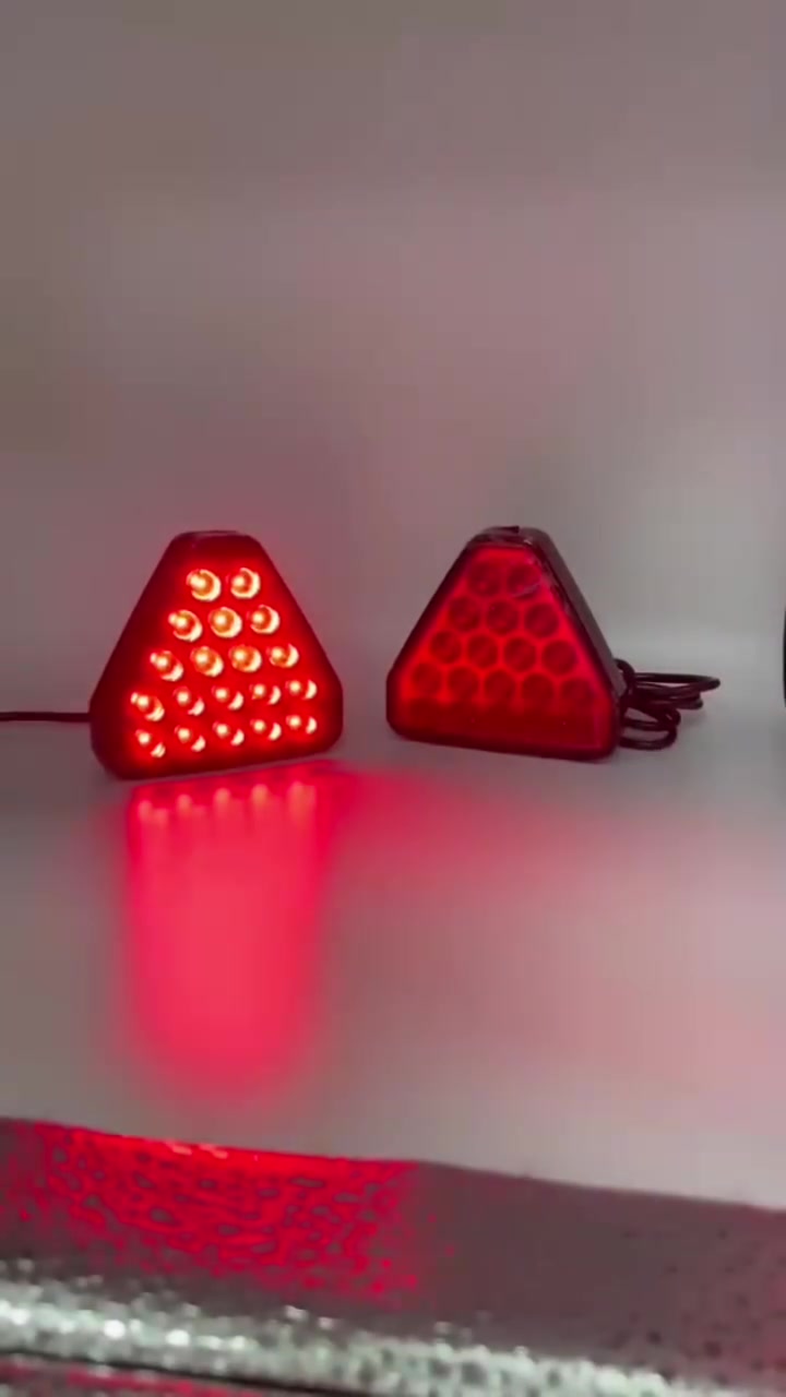 💡 ضوء فرامل خلفي مثلث LED

إضاءة قوية تمنح تنبيهاً واضحاً في كل ظروف الطريق.

يعمل بتقنية LED عالية الكفاءة توفر أماناً واستهلاكاً أقل للطاقة.

تصميم مثلث عصري يمنح المركبة مظهراً رياضياً مميزاً.

مقاوم للماء والغبار بمعيار IP67 ليعمل بثبات في جميع الأجواء.

مزود بسلك طويل لتسهيل التثبيت في أسفل السيارة أو الدراجة.

اختيار مثالي لتعزيز السلامة والجمال في سيارتك. 🚗✨

"للاستفسار والتواصل الخاص
 
يرجى المراسلة على الرقم"

 📞,,,,{***********}

نرحب بجميع استفساراتكم 🌸
