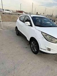 توسان خليجي موديل 15رقم واسط صار بيه حادث ابيعه على وضعه سيارة شغاله و...