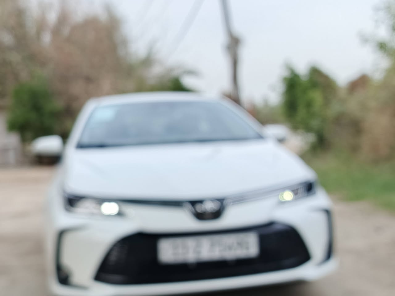 🚗 للبيع 

Toyota Corolla-2024  

تويوتا كورولا 2024  وارد صيني

🌍 المدينة –  كربلاء 

•   🛣️  المسافة المقطوعة    - 18 الف  كلم 
------------------------------------------------------------ 
💰 السعر:        علق        تويوتا كورولا 2024

وسوف يتم الرد على الخاص برسالة بالسعر ورقم البائع 
✅ المواصفات :

تويوتا كورلا – شبه زيرو
📆 الموديل: 2024
🚘 الممشى: 18 الف كم فقط

⚙️ المحرك: 4 سلندر – 1800 سي سي بنزين
🛞 الويل: 17 إنج
🌍 الوارد: صيني
🛡️ الضمان: مكفولة
• بصمة تشغيل + دخول ذكي
• شاشة وسطية لمس  كبيرة
• Apple CarPlay & Android Auto
• كاميرا خلفية
• حساسات خلفية وأمامية
• رادار أمامي للتحذير من الاصطدام
• مثبت سرعة ذكي (Adaptive Cruise Control)
• تحذير مغادرة المسار
• نظام المحافظة على المسار
• تكييف أوتوماتيك
• تحكم ستيرن جهتين
• عدادات ديجيتال
• مرايا كهرباء مع طي وإشارة
• أنوار LED أمامية وخلفية
• جنوط ألمنيوم 17 إنج
• نظام الثبات الإلكتروني ESP
• مانع الانزلاق
• فرامل ABS + توزيع إلكتروني
• قفل مركزي + إنذار
• منافذ USB أمامية وخلفية
• بلوتوث للمكالمات والموسيقى
• أوضاع قيادة (Eco / Normal / Sport)
• فتحات تكييف خلفية
• تشغيل عن بعد

#للبيع #سيارات_للبيع #سيارات #كربلاء 

#زيرووو 

           ملاحضه رقم صاحب السياره ***********
