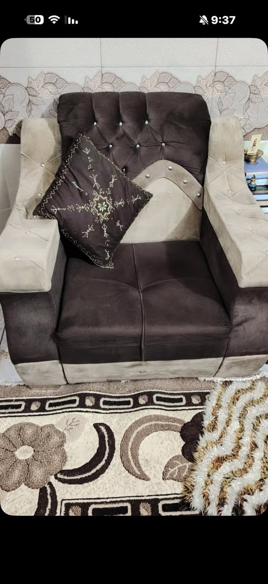 تخم عشر مقاعد للبيع 

المكان بغداد الحرية 
للتواصل خاص او على الرقم 

‭0772 586 9577‬
