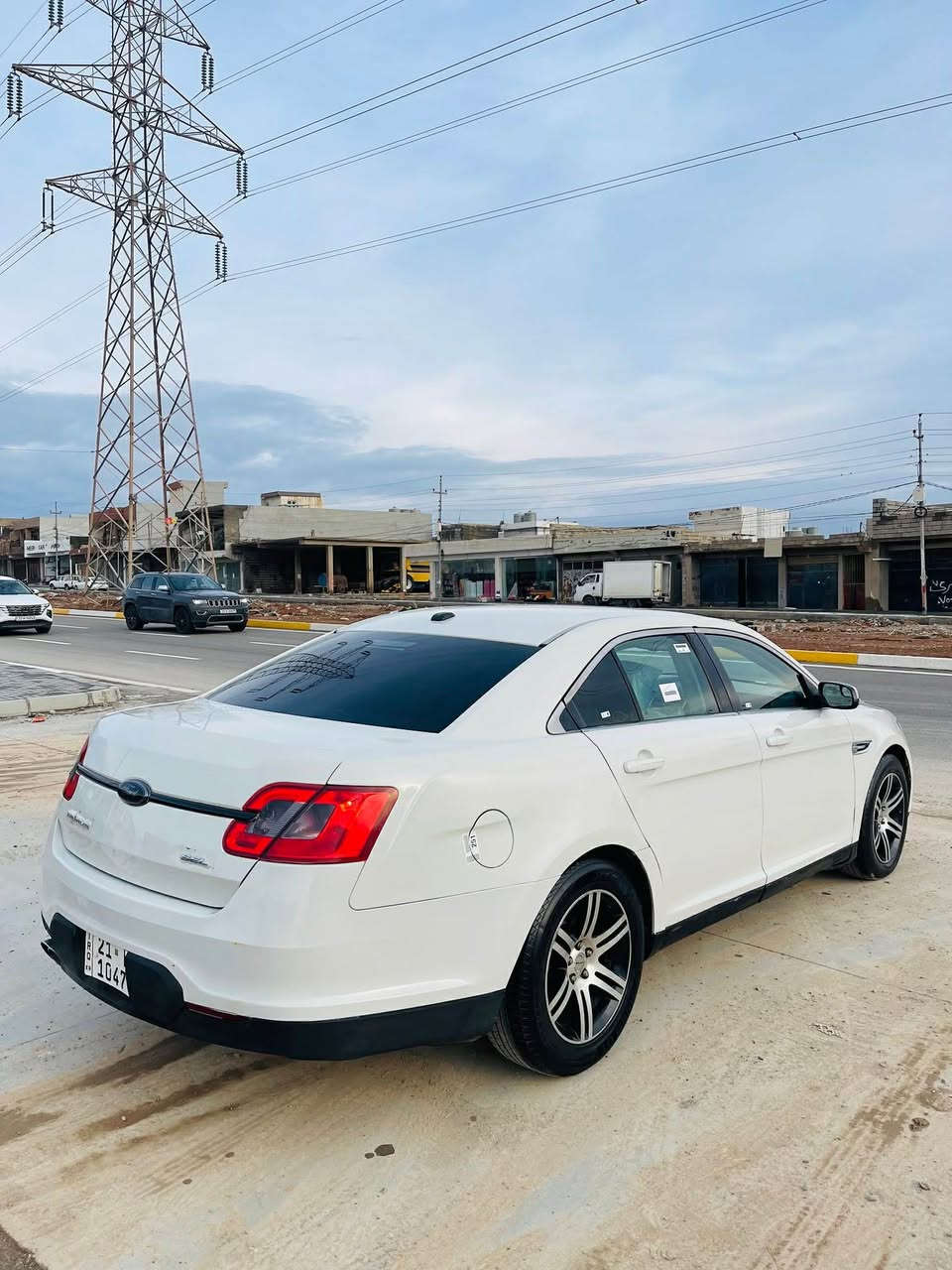 فۆرد ته‌وره‌س ٢٠١٢
سه‌نه‌وی و ژینگه‌ی نوێیه‌
شه‌ریكه‌ی نیڤا
كۆدی ده‌رگا 
گێر تۆماتیك و عادی 
گێر و مه‌كینه‌ به‌شه‌رت
بۆیاغی حیزام نیه‌ به‌حیزام ده‌ی فرۆشم
پێش و پشتی كه‌پسه‌ 
سه‌یاره‌كه‌ زۆر خاوێن و بێ مه‌سره‌فه‌
به‌ناوكردن و غرامه‌ به‌شه‌رت
سعری ٨٧ و مه‌جال
***********
*********** بشدار, السليمانية
