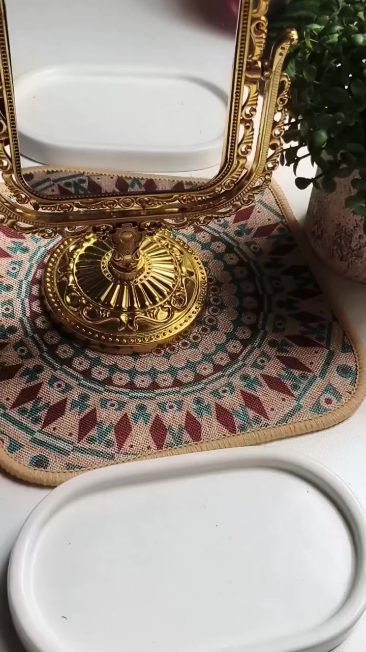 حجر يشب طبيعي (جاسبر) 🤎
✨ تصميم بسيط وراقي يناسب الاستخدام اليومي ويضيف لمسة هادئة ومميزة للإطلالة.
📦 التغليف أنيق ومناسب للإهداء
🔢 الكمية محدودة
🖐 صناعة يدوية
💰 السعر: ٢٠,٠٠٠ دينار
للطلب أو الاستفسار راسلونا على الخاص. 💌


**إذا كنت صاحب هذا الإعلان وتريد حذفه لأي سبب، رجاءا أرسل رسالة إلى الدعم الفني**