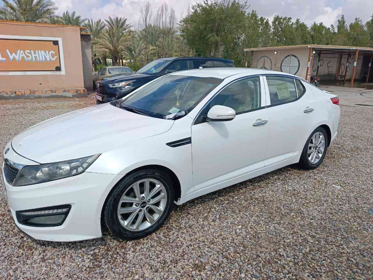 سيارة نظيفة وجاهزة للاستخدام اليومي
الموديل: كيا اوبتيما
اللون: أبيض
الحالة: جيدة جداً ماعدا رصعه  خفيفه بلجاملغ الأمامي 👍
المحرك: مكفول كفاله عامه 
المكيف: شغال تبريد فول  ❄️
الكير: أوتوماتيك
الأوراق: كاملة وجاهزة مداور ثاني يوم رقمها بغداد مشروع وطني 

📍 المكان: كوت الاحرار 
💰 السعر: [130] وبيها مجال

للتواصل والاستفسار على الخاص أو واتساب  
رقمي ***********
