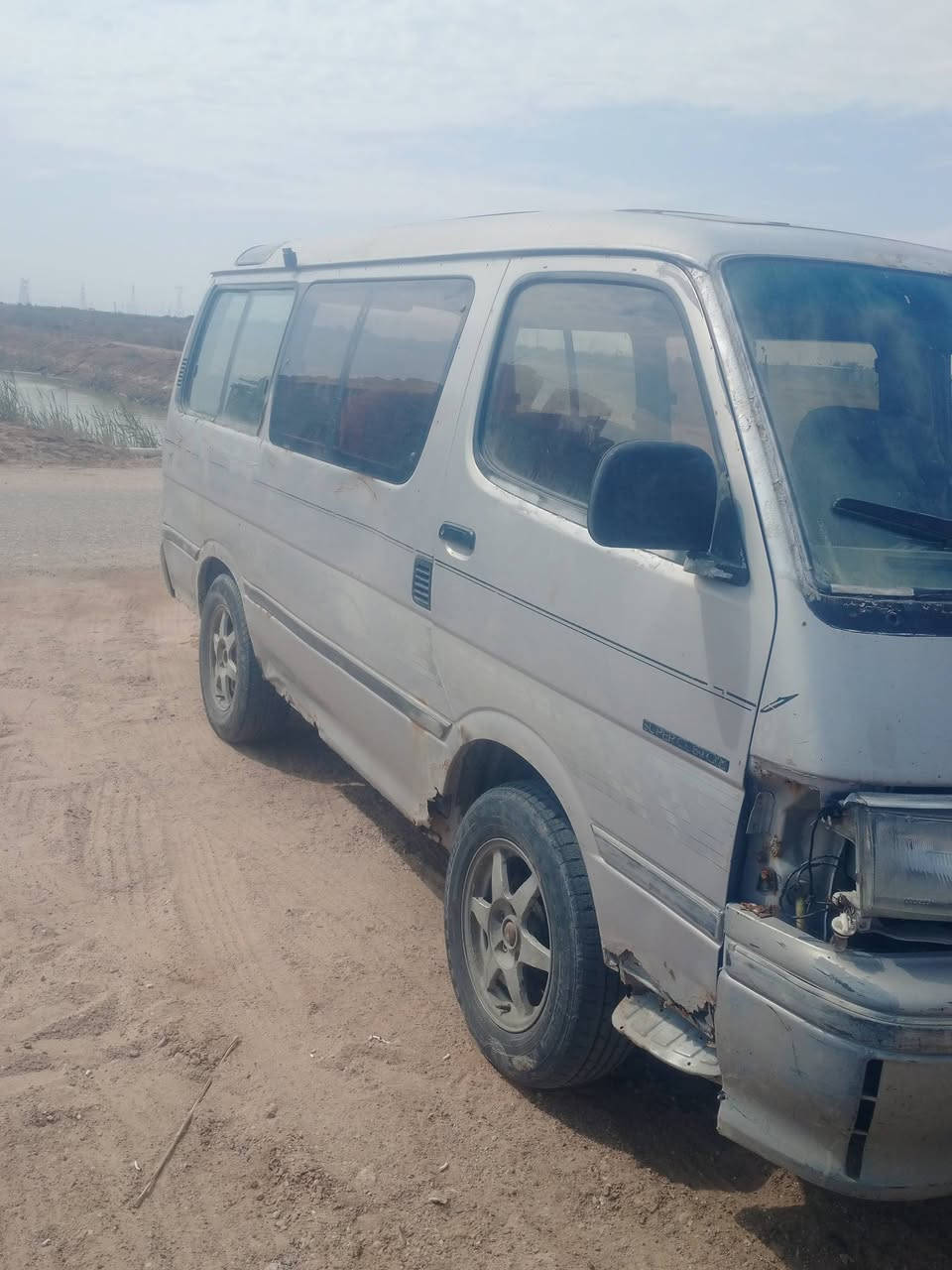 سلام وعليكم كيه تيوتا هايسه للبيع موديل 92سنويه منتهيه نهاية 24 مكينه وكير ونجي سته اسلندر  احداديه تعبانه راعيهه بل زبير السعر 20وبيهه مجال للستفسار ***********
