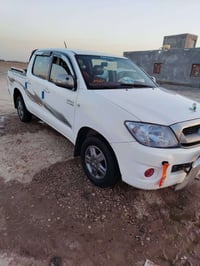 هايلوكس فلاونزه • ٢٠١١ • رقم مميز