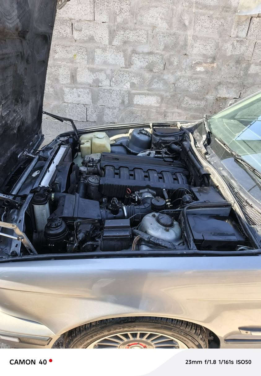 السلام وعليكم بي ام موديل ٩٥
رقم كركوك بسمي مشروع وطني سنويه لل٣٠ هزه جديده تخم تاير سياره جاهزه للا اخير مكاني بغداد *********** ترهم مراوس
