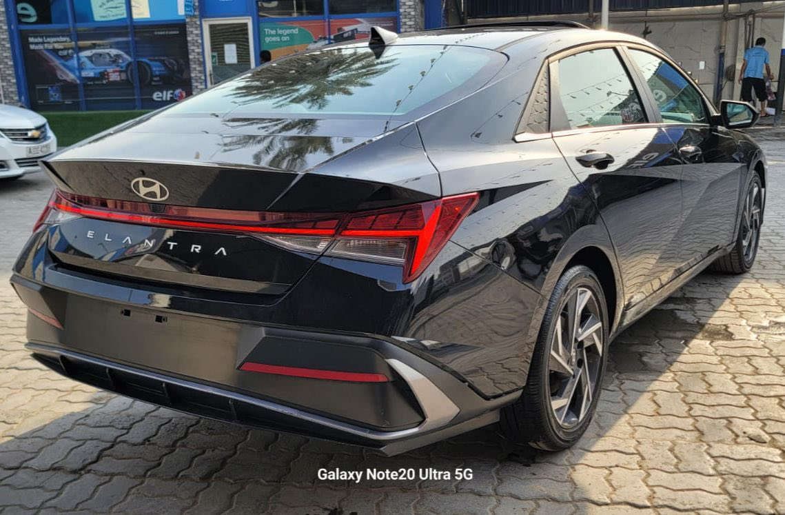 هونداي النترا..  فول دخول جديد  للبيع فقط  حادث سياره مرفق بالمنشور.
تفاصيل ***********

سعة المحرك:- 2000دوش

السعر 149$ 

🔘 فتحه سقف 

🔘شاشة دجيتل متصلة بلكامل

🔘بصمة تشغيل 

🔘بصمة أبواب

🔘بصمة صندوق 

🔘تشغيل عن بعد

🔘رادار امامي رادار خلفي وجانبي

🔘مانع تصادم بريك ذكي 

🔘مدخلين شحن واوكس

🔘تبريد بيانو منفصل

🔘دشبول لد بلادي الوان

🔘كاميرا خلفية دو  

🔘مانع تصادم  

🔘حساسات اطارات 

🔘مثبت سرعه Cross

🔘اضوية اماميه LED

🔘نضام ترحيب عند الاقتراب 

🔘مانع انزلاق 

🔘تدفئة بالكشنات

🔘تدفئة ستيرن 

🔘دخول ذكي 

🔘نظام قيادة ذاتية 

🔘انارة اضوية اوتوماتيك

🔘نظام GPS + خرائط 

🔘3 أنظمة قيادة (eco,Nor, sport) 

🔘شاشة اعطال الكترونية 

🔘زر عرض الكاميرا

🔘شحن واير ليس
