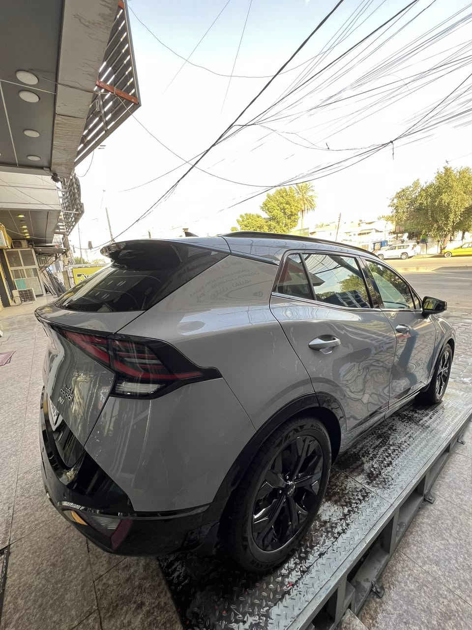 سبورتج 2024 خليجي وكالة اكدال
بلاك ادشن فول1/1
اعلى مواصفات معروضه 235 او بيها مجال
ماشية 15الف قابلة للزيادة مكفولة كفاله عامة رقم أربيل بسمي 
بانوروما 
كشنات جلد زيتوني 
تدفئة كشنات 
مود درايف 
نقاط عمياء 
ويل بلاك ادشن 
مري شفط 
تشغيل عن بعد 
صندوق كهرباء 
لايت الخلفي يجي يختلف عن باقي الفئات فول ال اي دي 
كشافات بلاجكتور 
الانارة الداخليه ال اي دي لمس 
شاحن واير ليس 
ابل كار بلي 
كامره خلفيه دواره 
السيارة جديده بوضع الزيرو 
 ***********
