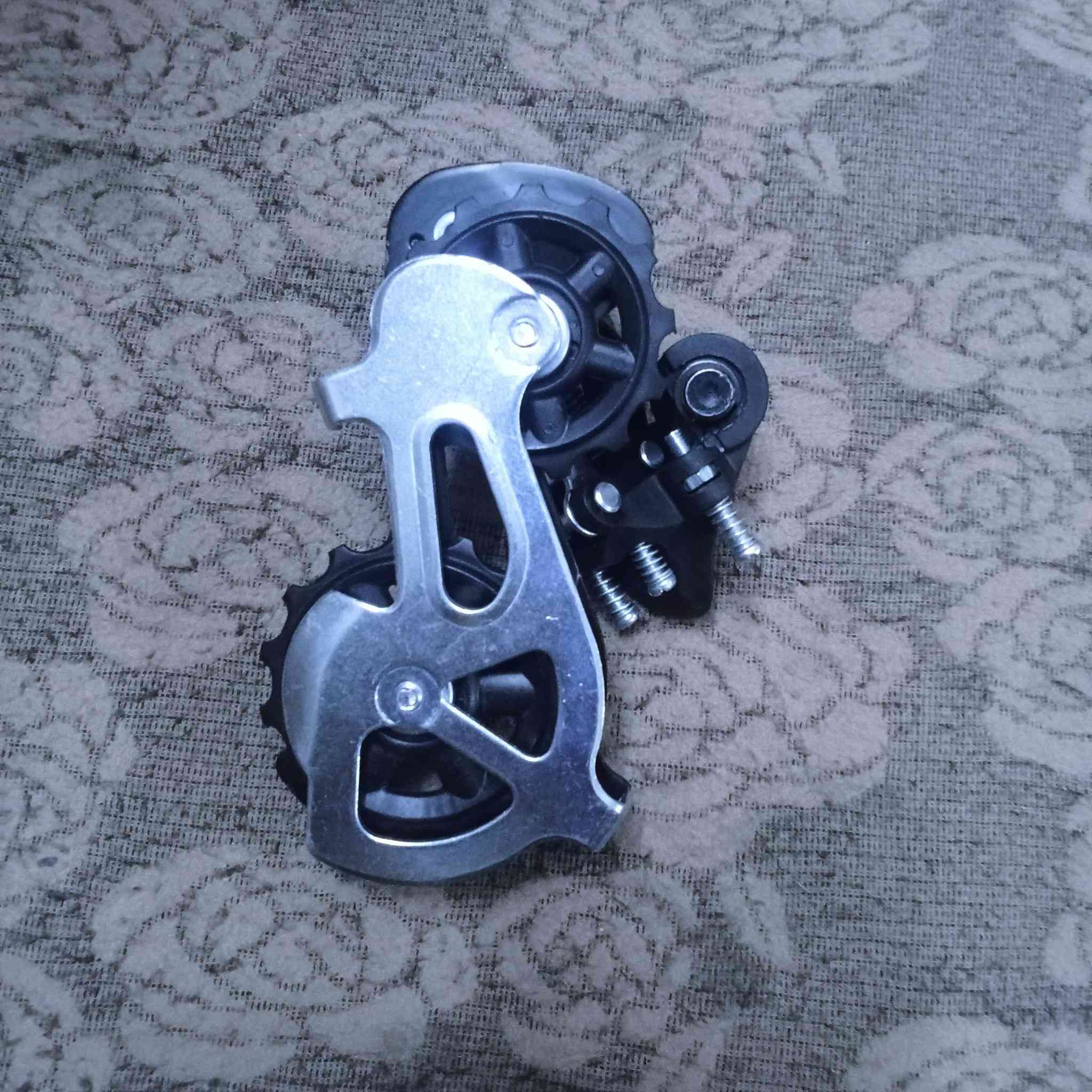 عكرب جديد البيع ما مجدود اليريده يراسلني الو يخابر رقم ***********
