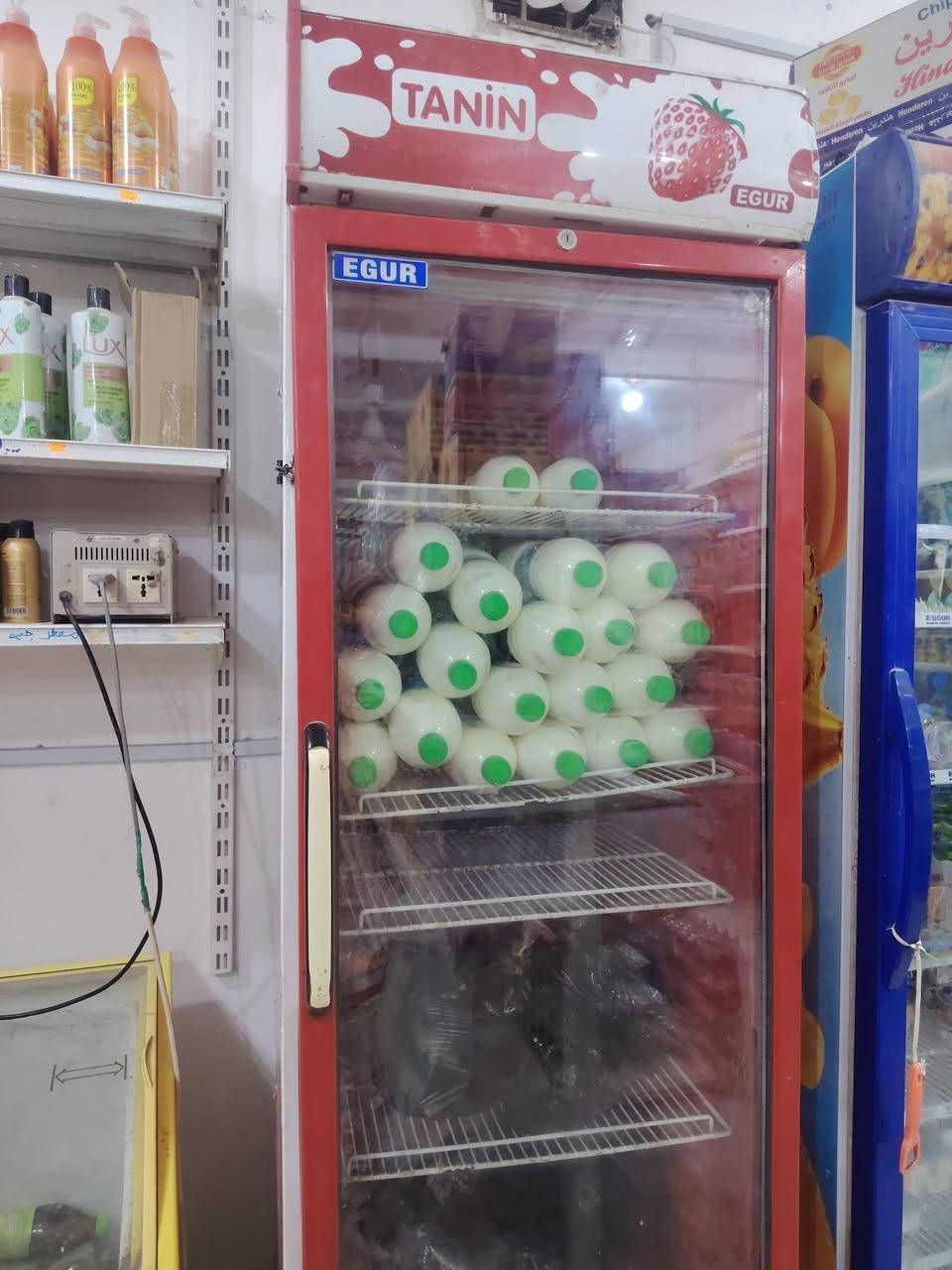 براد للبيع نظيف وتبريد قوي 
السعر 220 الف وبيه مجال
الطليعه /ال بشاره
***********
