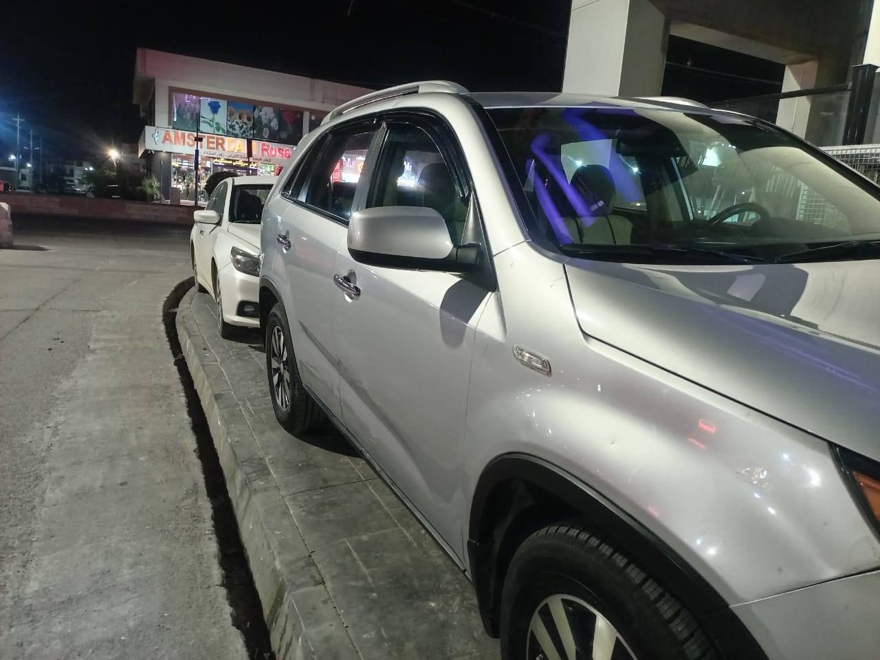 السلام عليكم للبيع سورنتو ٢٠١٢ رقم اربيل بيها تعديل بارد ٣ مكانات اي استفسار الاتصال ع رقم اني مكلف بل نشرر*********** مكان السياره موصل موصل, نينوى
