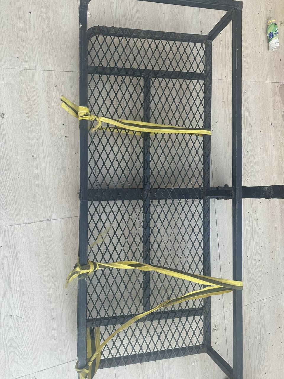 سلام عليكم سله تاهو يوكن سعر 210 وبيها مجال بسيط  رقمي ***********
