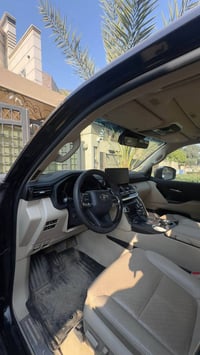 لاندكروز 2023 VXR توين تيربو فووول 1/1   ماشيه 43 الف / كم   مكفوله كف...