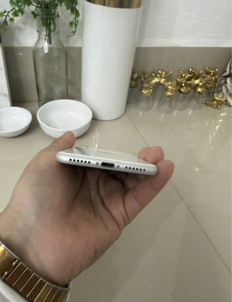 السلام عليكم 

للبيع سعرو 175 وبي مجال 
ايفون SE2
2020

الجهاز معروف بل سوك تحديثات ما تكف 
كاميرات تخبل  بوبجي ٦٠ فول سلاسه 

نظافة الجهاز 98/100 باقي التفاصيل بل 
صور واضح 

ملاحظه الي معرف الجهاز لا يجي يتعبني 
مكاني جانب الايمن


**إذا كنت صاحب هذا الإعلان وتريد حذفه لأي سبب، رجاءا أرسل رسالة إلى الدعم الفني**