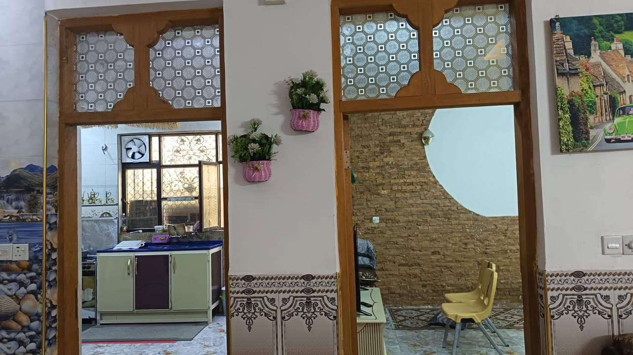 بيت مساحه ٣٢٠ متر قريب فلكه سلمان باك عقد ٣٥رقم***********
