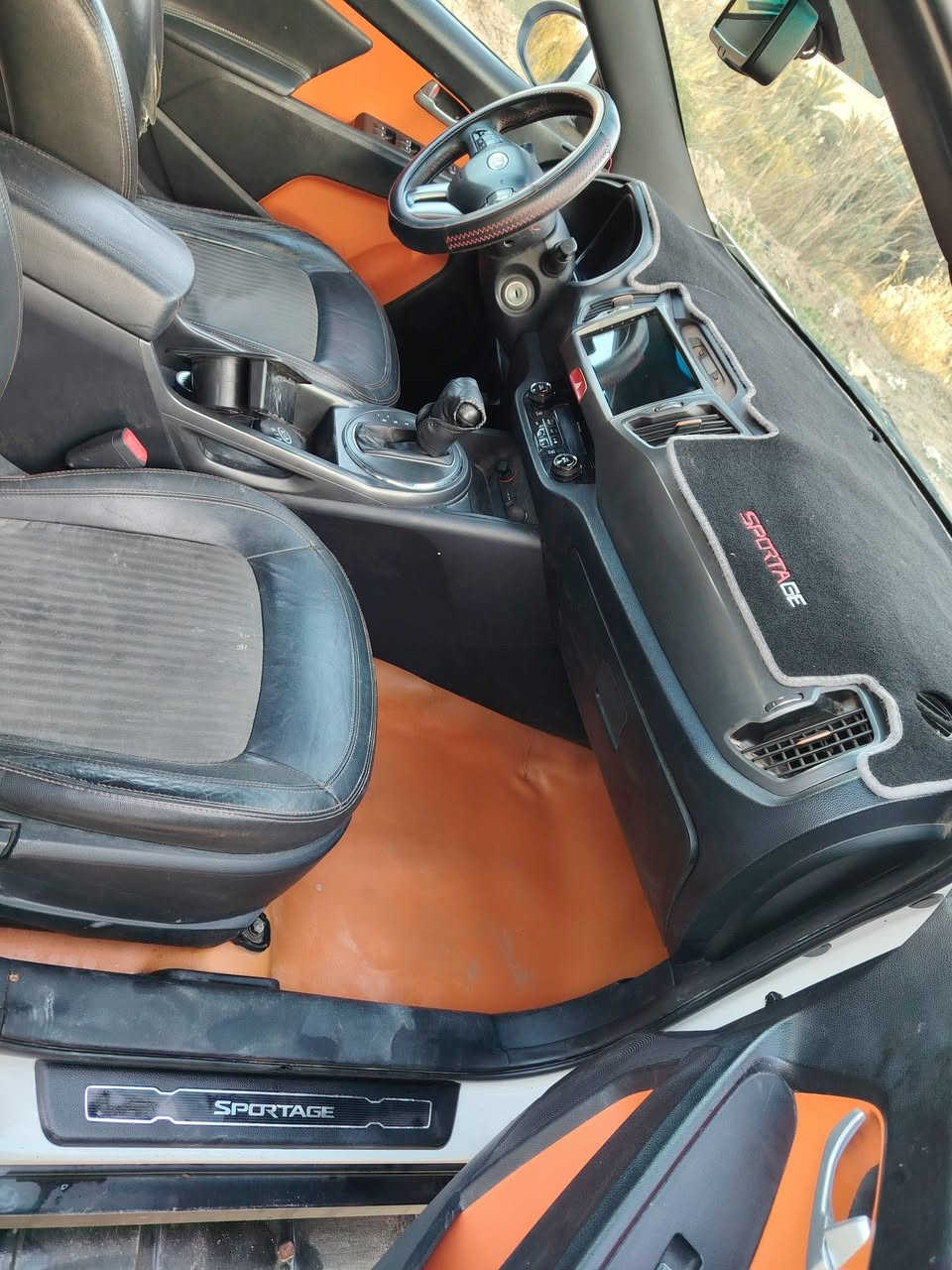 للبيع سبورتج 2011 خليجي رقم بغداد الدولي الجديد بسمي السيارة  فول من عده بصمه   كير وحدادية ومحرك خير من الله  ابيع صبغ حزام    
 السعر١١٥ وبيها مجال ***********
مكان السيارة بابل
