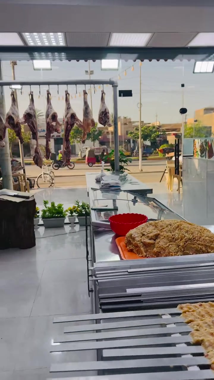 لحوم ومشويات المسعودي  الاربع شوارع 
لحـم غنم / لحـم عجـل شرح / لحـم عجل بعظم / باجـات عجـل وغنم / بركر لحم / بركر دجاج / كبه 

المشويات:
كباب لحم/ كباب دجاج / تكه لحم / تكه دجاج / معلاك / جلاوي كلب /اجنحه شوي 

يوجـد لدينا خدمه توصيل لكافه المناطق 
العنوان: الزعفرانيه اربع شوارع مجاور علوه سيد مجتبئ 
الرقم:***********
بأداره الأخوين
