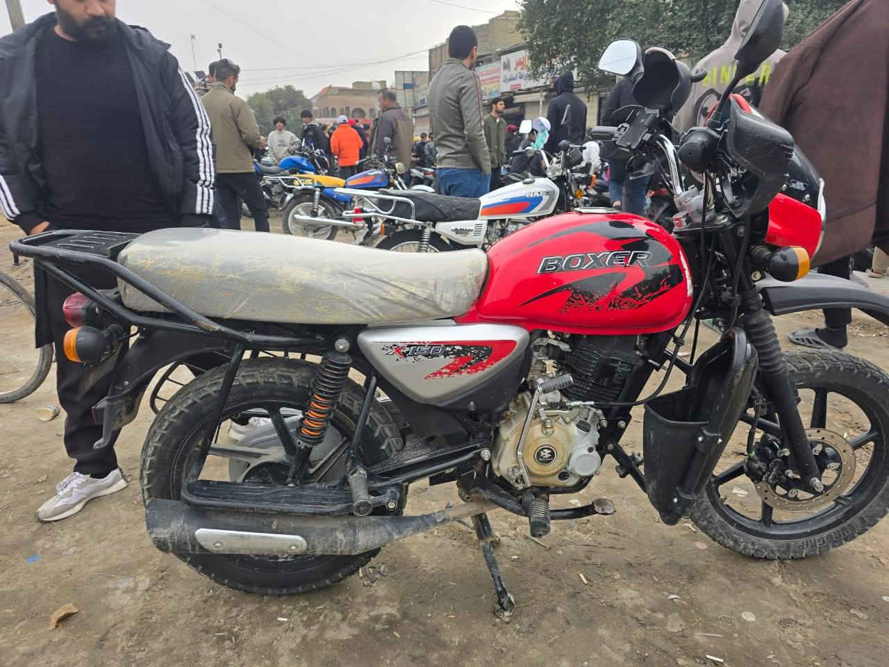 السلام عليكم بوكسر موديل 22 مرقمه باقي ع لوحات مامستلمهن دراجه مجفته تجفيت شركه دراجه كامله من أي نقص جيب فيتر وافحص . السعر مليونين و100 وبيه مجال 
مكان الشعب، الجميعات قرب ملعب المونديال 
0771 367 7450
