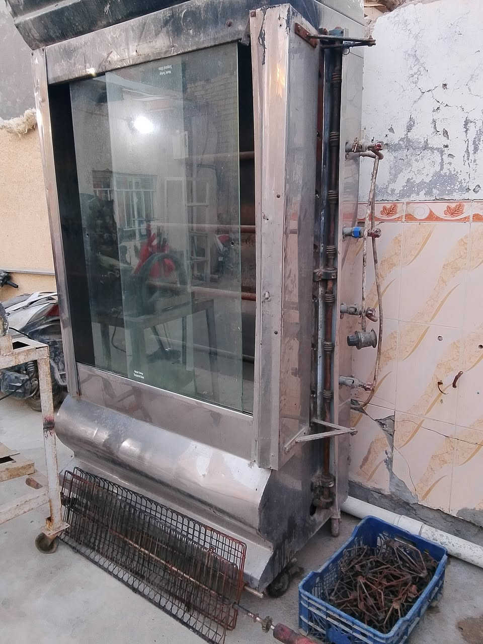 وياهه طباگات وجامات كامله
موطور يشتغل بيه 
السعر قفل 260
الرقم هاتف 
***********
