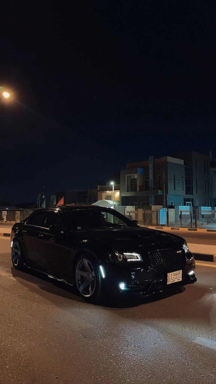 عليكم كلايسلر S 2012 اصل محدثه للبيع او مراوس سيارة فول مواصفات سيارة مكينه جديدة 8سلندر هيمي 
وبيها قصعتين جاملغ وبنيد سيارة بيها برمجه كزوز رياضي وسارة جاهزة من كلشي السعر 165 رقم بغداد دولي بسمي 
رقم *********** مكاني بغداد الشعب
