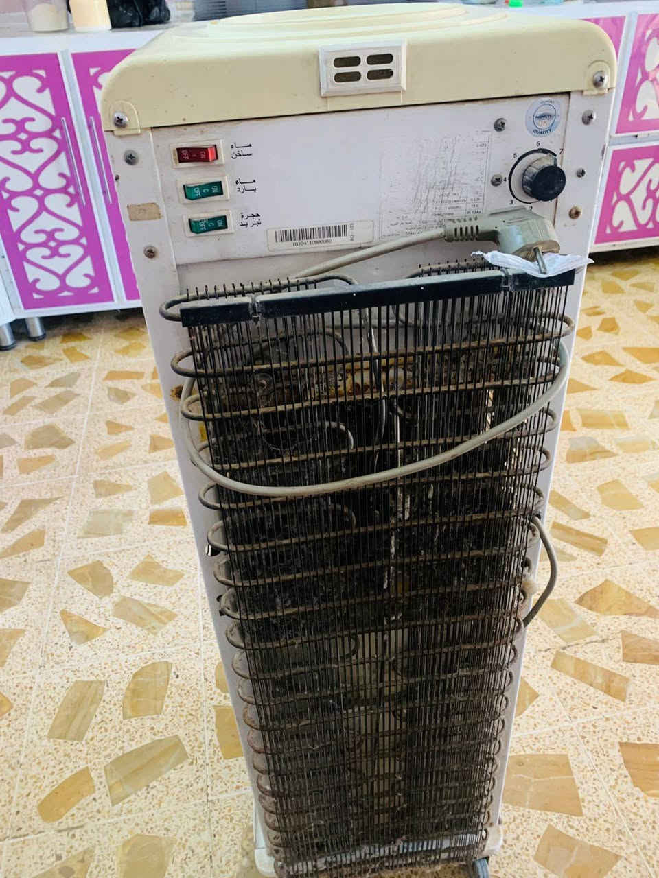 ميز عارضه للبيع سعرو ٦٥وبي مجال
براد ماء درجة أولى للبيع السعر ٩٥ وبي مجال
***********
***********
