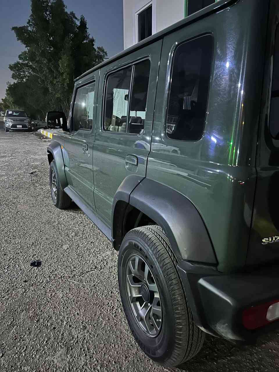 ✨سيارة دفع رباعي ✨ محبوبة البر 💪🏻 والطرق الوعرة
وحش الصحراء والطرق الخارجية 🔥

✨سوزوكي جمني  (Suzuki Jimny) 

موديل 2025  

كفاله عامة ماشيه قليل جدا 

داخل الضمان بحالة الوكالة 

رقم بغداد الانكليزي الجديد تحويل مباشر 

 

لايتات عالي وناصي لدات بلادي 

فول تحكم ستيرن 

4 راكبا 

صعود ونزول منحدرات 

مانع تزحلق 

زراك لايت امامي 

نظام الملاحة

بلوتوث + aux + usb

شاشة كبيرة لمس 

منفذ شحن  USB

. 
واصل ١٨ مليون ونص من سعرهة وباقية مطلوبة لشركة الصادق الجادرية ٢٠ مليون 
اقساطه بالشهر ٧٠٠ الف دينار. 
معرروضة للبيع بسعر جدآ مناسب. 
للاستفسار. ***********
