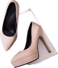 ملابس • توصيل • متوفر