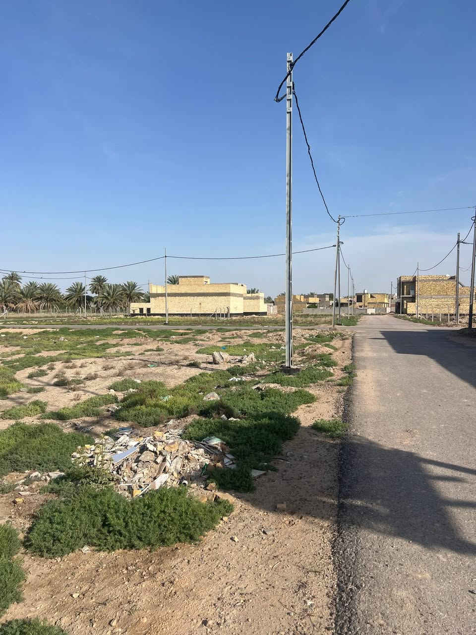 🏠 قطعه سكنية طابو زراعي سند ٢٥   🏠✅فتح بيان وتحويل بالتسجيل العقاري ✅✅المساحة//  200 م.   (( واجه 10 م نزال20م))✅متوفر  كافة الخدمات الاساسية:كهرباء +ماء+ تبليط  + شوراع عرض 10 متر..📍📍الموقـــــع / /حلة-الورديه  سيف سعد مستشفى الكفيل ع الجهة اليمين 🚑خلف مدرسة دجله📍مجاور الطابو الصرف
الاستفسار الاتصال على رقم ***********
او مراسلة الصفحه
