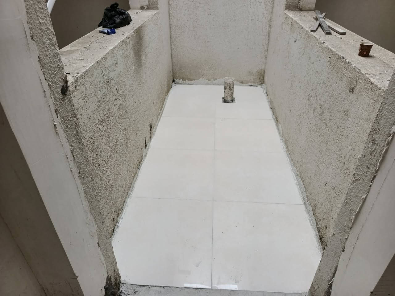 السلام عليكم خلفه اطلع باليوميه او عل المتر وشغل درجه اولى شرط ليزر وكبان ولالتزام  ان شاءلله متفرغ حاليا اتصل واتساب او عل الرقم وتدلل هذا جزء بسيط من الشغل جدران وارضي ***********
