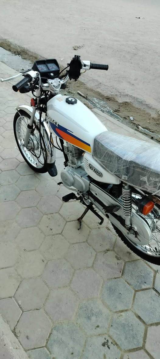 سلام عليكم
درجه نامة
موديل 22 اوراق اصوليه
المكينه برغي مامفتوح 
ناصريه مركز ***********
