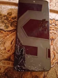 موبايل انفنكس زيرو x ذاكره 128 بي فطور بلشاشة عليسرة وبضهر الكامرة بس ...