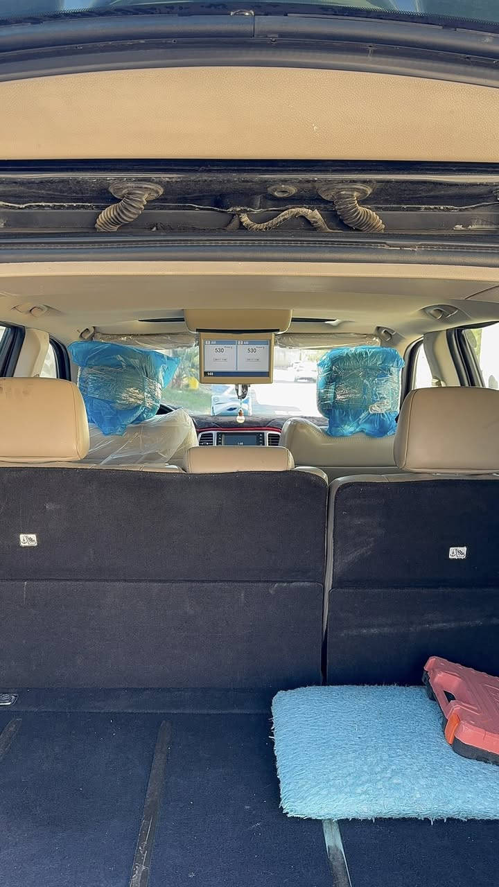 سلام  عليكم 
جيب جراند شيروكي لمتدد موديل 2012 وارد خليجي 
فول مواصفات 
فتحه 
كشنات تدفئه اماميه خلفيه 
كامره خلفيه 
ايباد خلفي 
حساس امامي خلفي 
تدفئه ب الاستيرن 
بصمه
بيه بنيد صبغ  
للاستفسار 
***********
