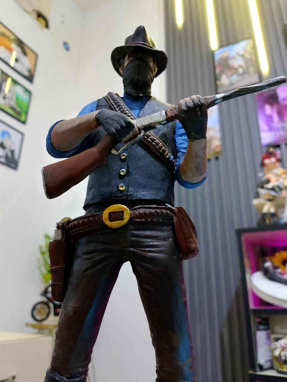 مجسم عمل يدوي من الطين الخفيف 
شخصيت ارثر مرگن من لعبت #reddeadredemption 
الحجم 28سم
نشتغل أي مجسم أي طلب أي حجم و في سعر مناسب 
#عمل_يدوي #مجسمات #العاب #انمي


**إذا كنت صاحب هذا الإعلان وتريد حذفه لأي سبب، رجاءا أرسل رسالة إلى الدعم الفني**