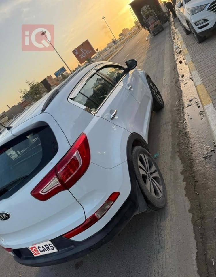 سبورتاج خليجيه 2014 للبيع
بيها قطعتين محسوبة صبغ
ماشيه 112 رقم بغداد 
حساسات و بيها كامرتين خلفيه و شاشه 
نظيفة و مرتبة 
مكاني الرمادي 
***********
