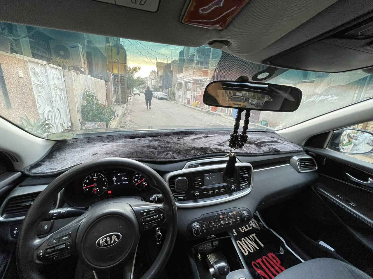 سلام عليكم
كيا سورنتو 2017ضربته فقط جاملغ والبنيد جارد ومصبوغ سياره مكينه6سلندر 7راكب شاشه لمس كامره خلفيه مثبت سعره موصفات FE سياره مكانهه بغداد الشعب وهذه رقمي *********** سياره لبيع ولمراوس
