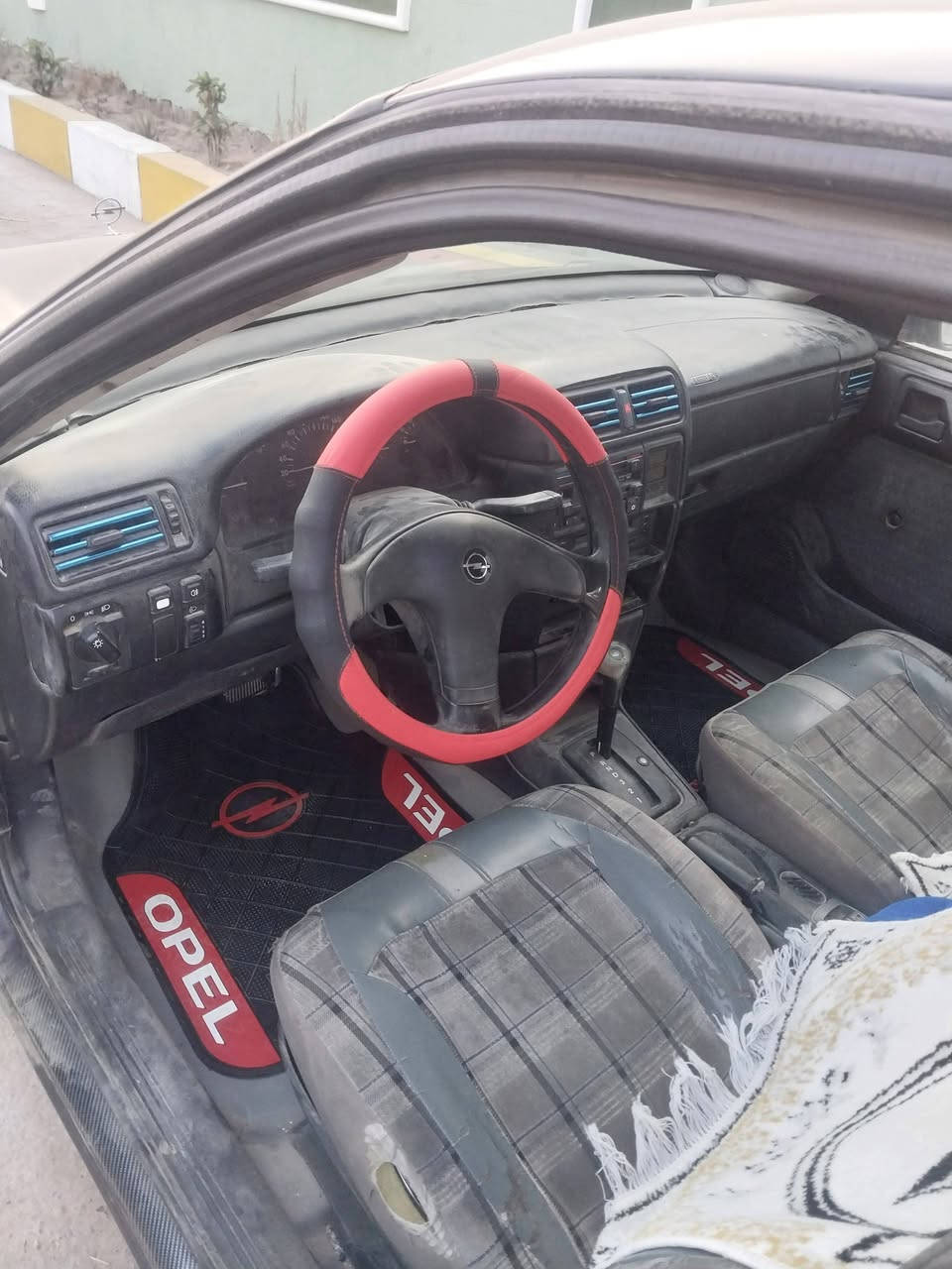 السلام عليكم اوبل فكتره ٩٥ اوتو محرك ٢٠٠٠ تبريد بلادي بس بي نقص السنويه ٢٧ مكان بغداد السعر ٣٨ الرقم *********** واذا امراوس سياره احدث ترهم
