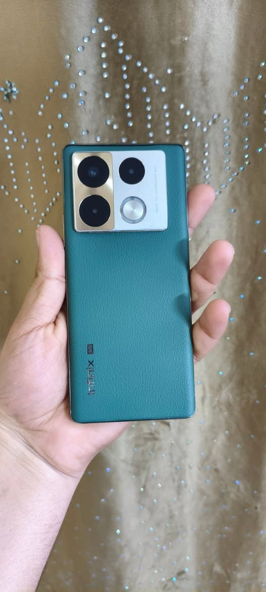 انفنيكس نوت 40 برو 5G ذاكره 256 رام 12+6 بطاريه 5000 دبل خط صوت ستريو دبل سماعه بصمه وجه واصبع شاشه منحنيه 120 هرتز الجهاز فقط مبدل ضهر السعر 175 وبي مجال بسيط مكاني حله 
***********
