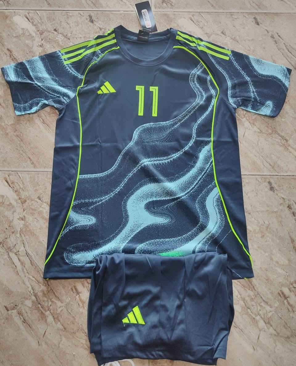 وصل وجبة جديدة دريسات ماركة ♥️ فرق الشعبية اصلية 🌹 
متسلسل من 2 إلى 25 
متوفر جميع الأحجام 
سعر 12 قطعة ب 65 الف 
سعر 24 قطعة ب 135 الف 
أيضا متوفر توصيل جميع المناطق العراق 
واتساب ***********
***********
