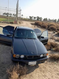 السياره معروضه للبيع او مراوس بسياره اقتصاديه  ملاحضه السياره بيها ضرب...