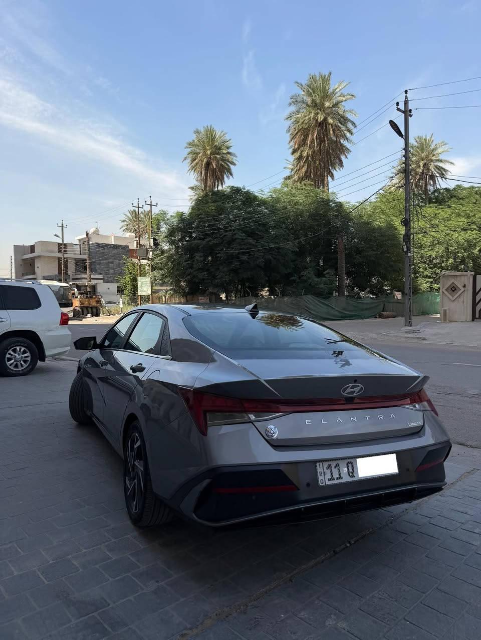 السلام عليكم
النترا 2024  فول الفول للبيع فقط وارد امريكي لمتدد فول مواصفات لمتدد 

ماشيه (16 ) ألاف فقط  جديده بوضع الشركة بدون اي نقص 

حادثهة موضح بلصور (جاملغ خلفي بدون معجون ) بجم كبس شركة
بدون ايرباك 

فتحة سقف 3 وضعيات
كشنات جلد بلادية
كشن خلفي مفصول ( 5 تجوات)
مكينة 2000 دوش
بصمة تشغيل وابواب
شاشه كبيره متصل ديجتل 
لد بلدشبول متغير
لايت زنن بلادي 3 عدسات
كار بلي 
رادار امامي
ورادار خلفي
ورادار جانبي
كامره اشاير 
تحديد مسار
قياده ذاتيه
تنبيه خروج عند المسار
ويل كب لد نهاري. فول تحكم ستيرن
كير اوتو +عادي. تنبيه. اهتزاز. بلستيرن 
السياره بعده بوضع الشركه ومابيه ولا نقص رقم بغداد الجديد
السعر185 بيها مجال بسيط
العنوان : بغداد / الطوبچي
للاستفسار***********)
