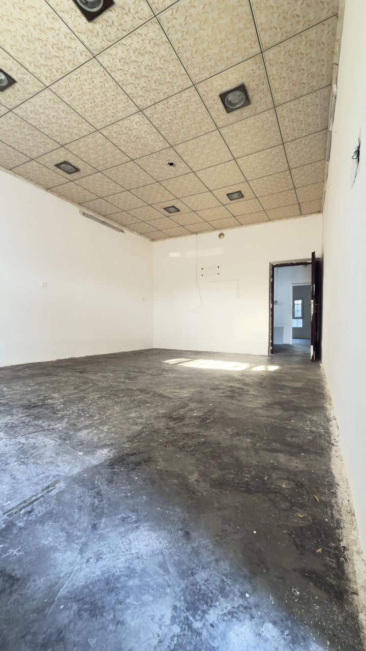 #اعلان
دار للبيع مساحة 200متر 

#المواصفات غرفتين نوم صاله استقبال مطبخ صحيات كراج ارضيه صب سقف ثانوي 

#الجنس العقار زراعي 

#العنوان ديالى خانقين خلف مستودع 

#اتصال مكتب علي الوندي للعقارات ومقاولات 

***********
