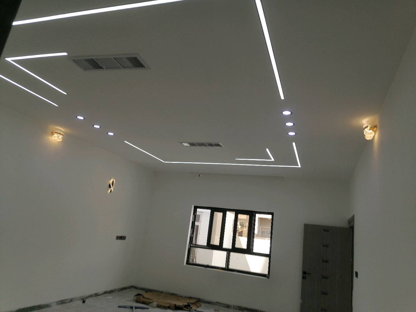 السلام عليكم
مستعد للتاسيسات الكهربائية للمنازل والمحال وبكفاءة عالية وباسعار مناسبة جدا
للاستفسار الاتصال بالرقم: ***********
او ***********