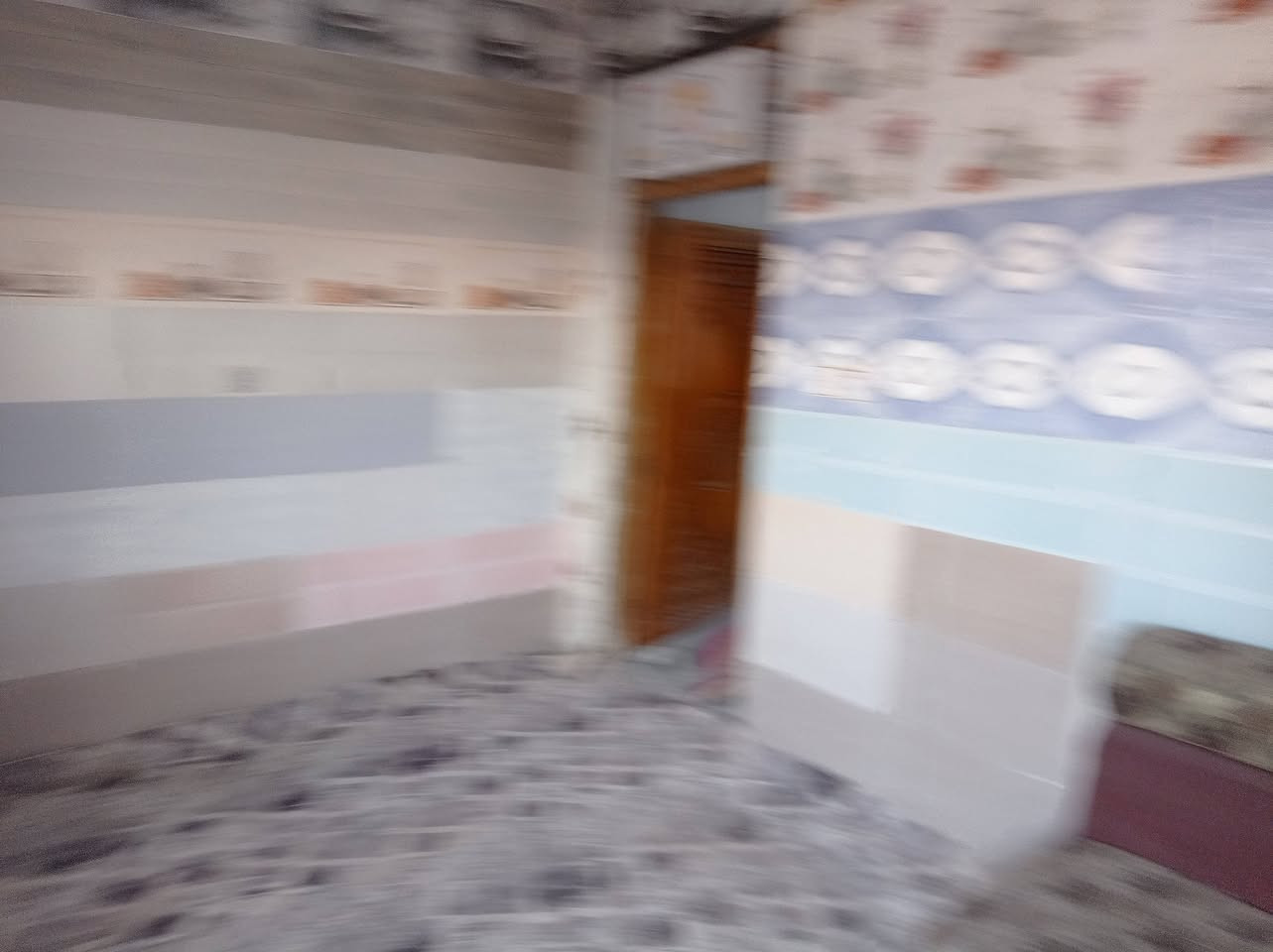 دار للبيع طابو صرف زراعي خلف السايلوا مباشر شارعها 6 متر قرب المولدة المساحة 115متر البناء 
الأساس طابوك والبناء بلوك مع شيلمان 
تحتوي على غرفة نوم عدد 1
صاله كبيرة 
مطبخ 
طارمة كبيرة يمكن بناء استقبال 
بالإضافة إلى وجود صيحات خارجية 
للاستفسار مراجعة مكتب القبطان أو 
 الاتصال على الرقم التالي ***********
