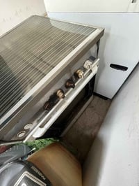 طباخ 4 عيون شغالات والفرن شغال ب60 رايدة مكاني العامرية للتواصل 078306...