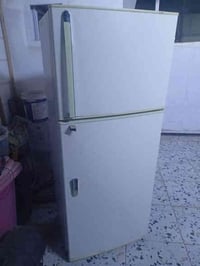 ثلاجه شرط التجميد اي عيب ما بيها السعر ١٠٠ الف ٠٧٧١٧١١٨٤٠٣