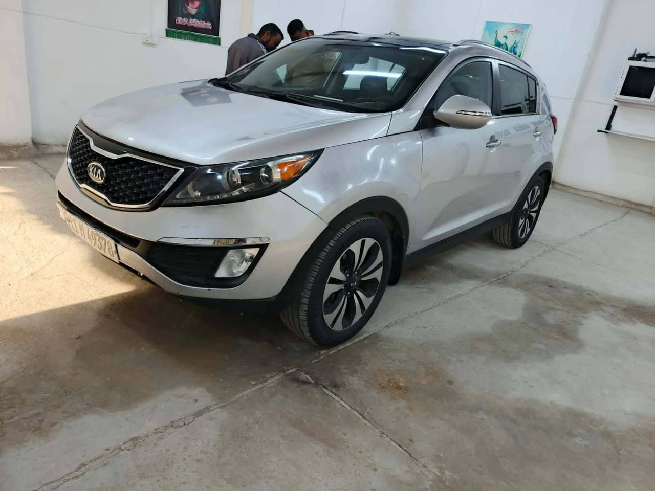 السلام عليكم اسبورتج موديل ١٢ وارد امريكي حادث جاملغ وبنيد بيه اهنا قطعتين صبغ ابيع حزام اثر جراد فول واحد عله وأحد مكينه 2000 تيربو جاهزه من كلشي  بيع مستعجل مكان بغداد الجديده السعر 105 
***********
